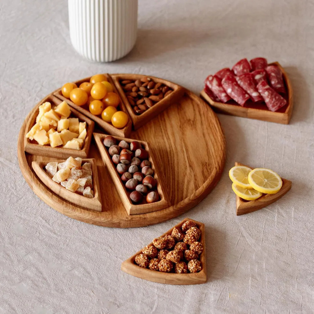 Wooden Serving Tray – A Stylish Centrepiece for Every Occasion